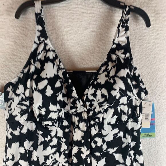 Swim Solutions Womens Flyaway Tummy‎ Control V-Neck Floral Swimdress Size 16 NWT - Picture 2 of 10